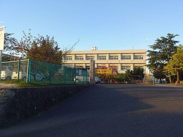 【周辺】小学校「知多市立新知小学校まで466m」