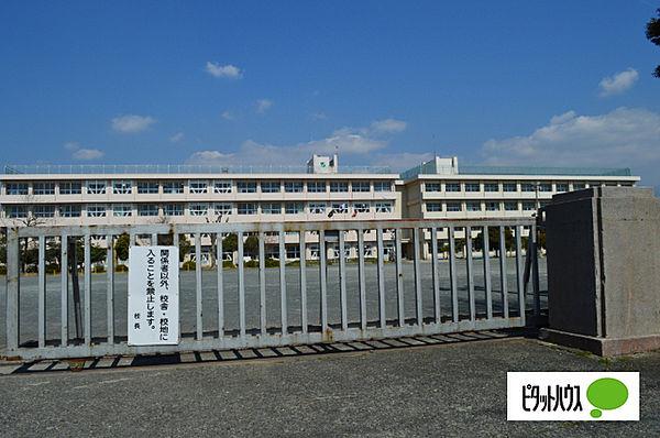 【周辺】小学校「富士市立吉原小学校まで560m」