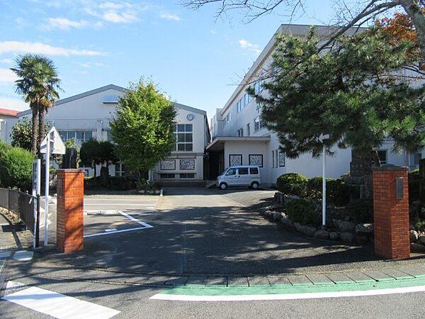 【周辺】小学校「富士市立富士第二小学校まで949m」