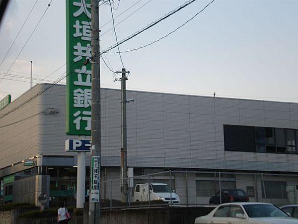 【周辺】銀行「大垣共立銀行まで740m」0