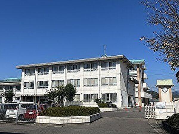 【周辺】小学校「関市立金竜小学校まで1932m」