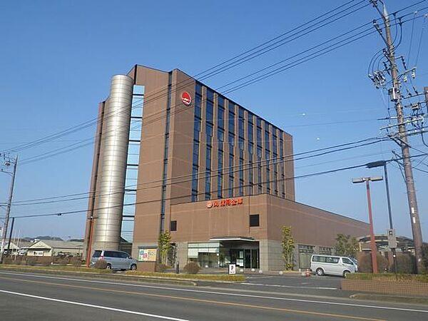 【周辺】銀行「関信用金庫本店まで2300m」