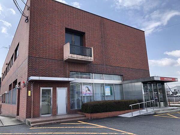 【周辺】銀行「北伊勢上野信用金庫まで530m」