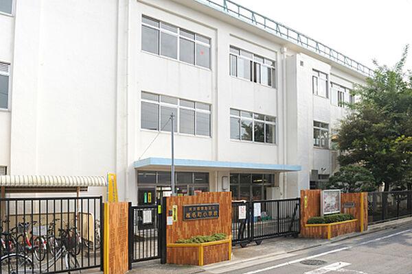 【周辺】豊島区立椎名町小学校（551m）