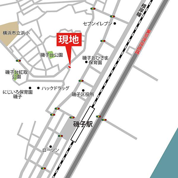 【地図】磯子駅まで徒歩8分　高台立地