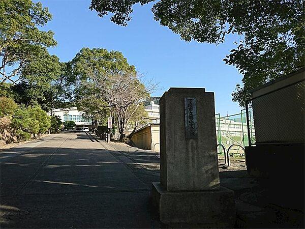 【周辺】下関市立勝山中学校（1713m）