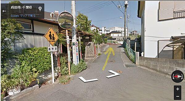 【周辺】成田小学校までの裏道（車は通れません）