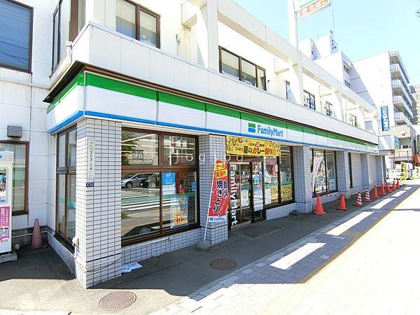 【周辺】ファミリーマート東札幌店 251m