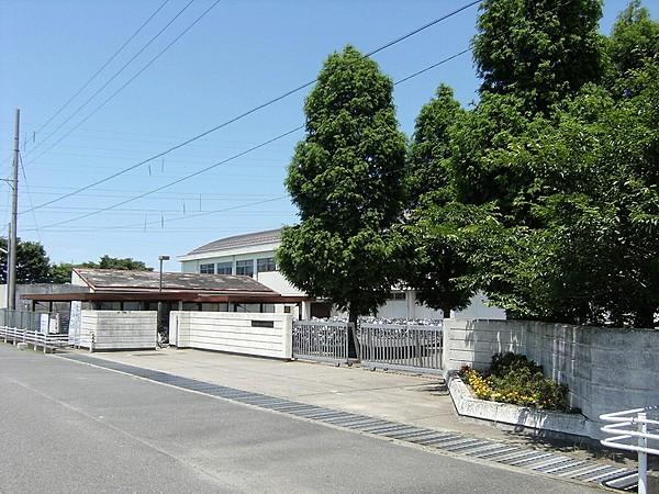 【周辺】八幡東中学校（2030m）