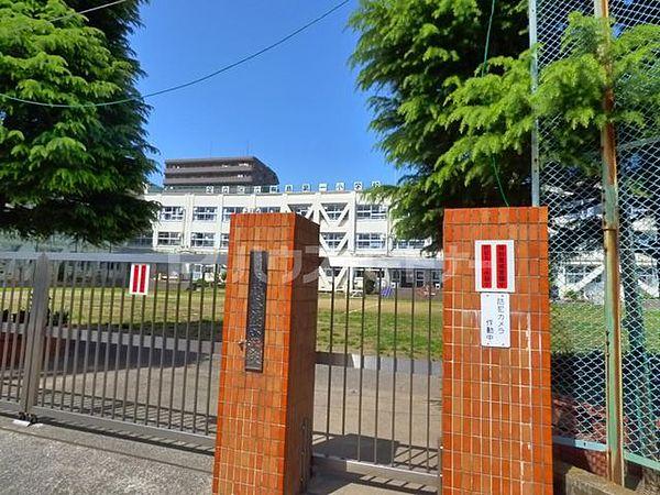 【周辺】足立区立梅島第一小学校 徒歩4分。 250m