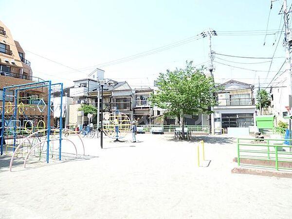 【周辺】千住柳町児童公園 徒歩7分。 550m