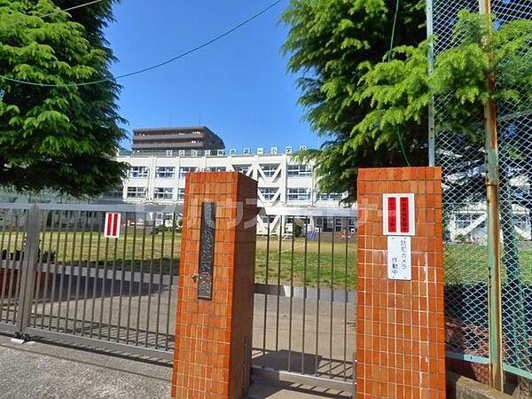 【周辺】足立区立梅島第一小学校 徒歩4分。 300m