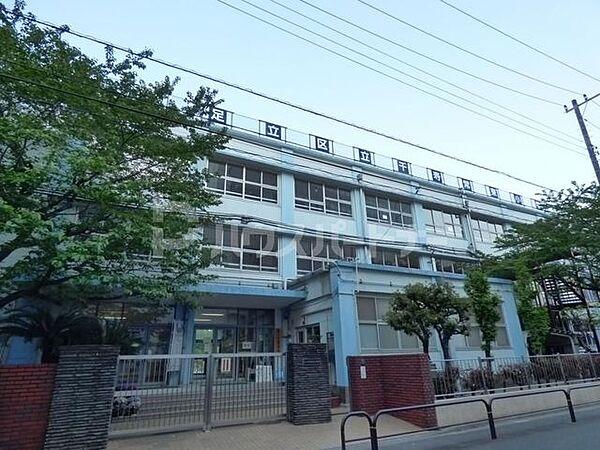 【周辺】足立区立千寿常東小学校 徒歩5分。 340m