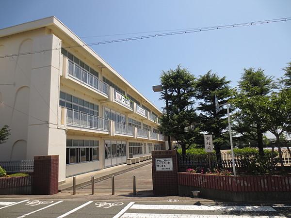 【周辺】湖西市立新居小学校（700m）