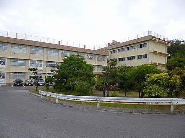 【周辺】新潟市立五十嵐中学校(1、952m)