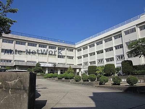 【周辺】新潟市立東青山小学校530m
