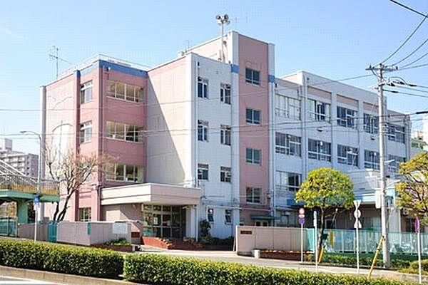 【周辺】江戸川区立新田小学校 640m