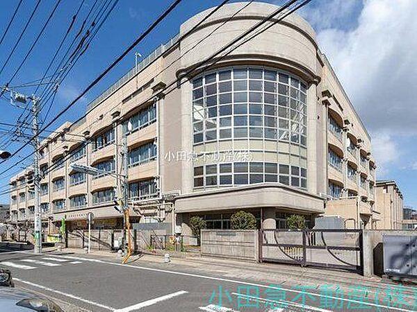 【周辺】川崎市立中野島小学校 徒歩9分。通学距離約12分の小学校です。 680m