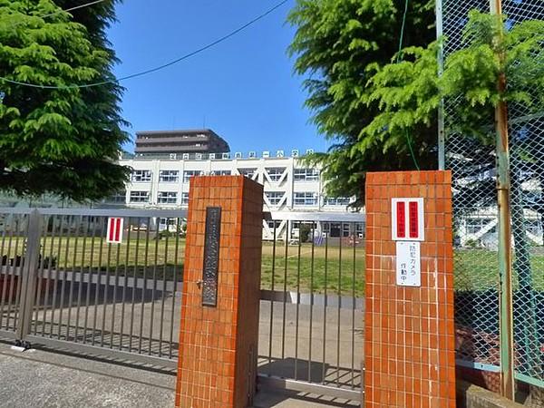 【周辺】足立区立梅島第一小学校 徒歩5分。 400m