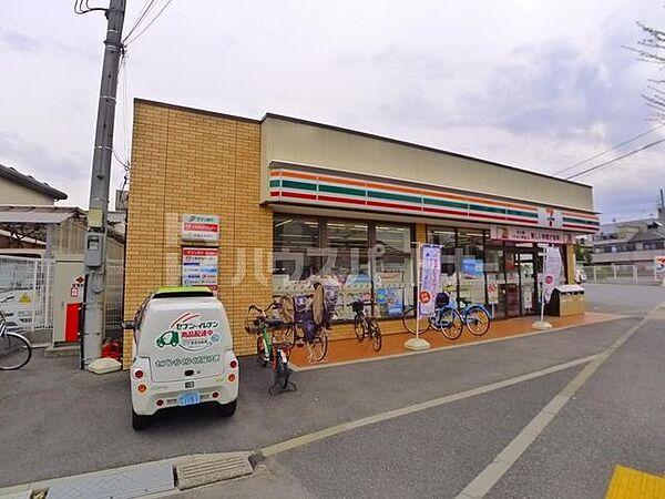 【周辺】セブンイレブン足立西綾瀬3丁目店 徒歩1分。 30m