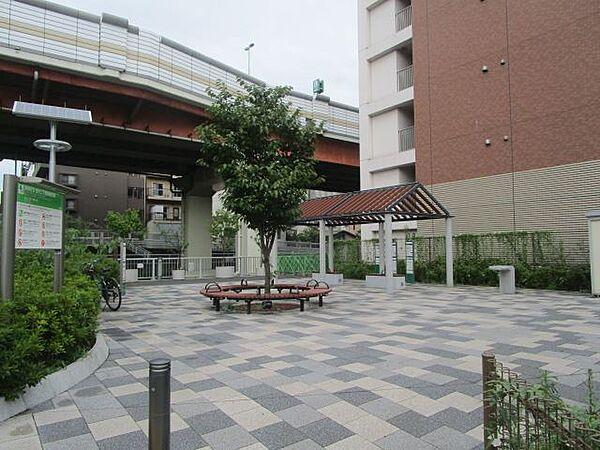 【周辺】コンビニ「墨田区立立川二丁目緑地広場　綺麗にリニューアルされましたまで30m」