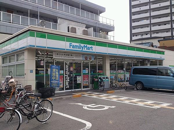 【周辺】ファミリーマート南住吉店 徒歩 約5分（約390m）