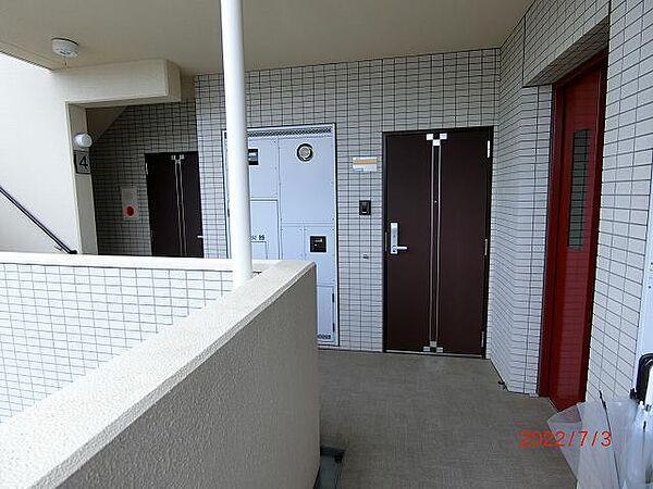 【外観】4階共用廊下 (3)