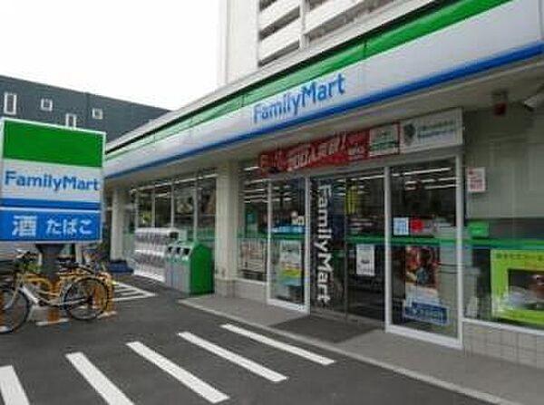 【周辺】ファミリーマート江東福住二丁目店 徒歩5分。 360m