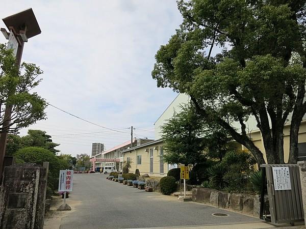 【周辺】豊田市立朝日丘中学校 徒歩 約19分（約1500m）