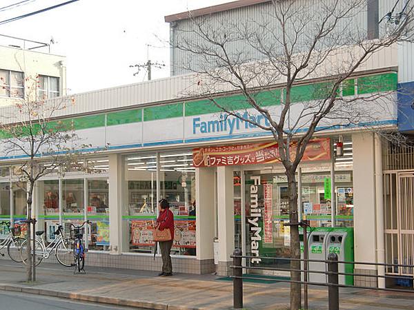 【周辺】ファミリーマート 八尾安中町六丁目店（280m）