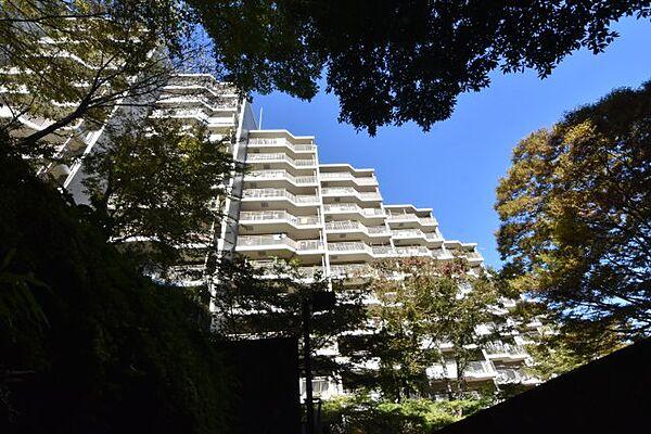 【外観】A棟～D棟まで全4棟からなる「みはらしの家」です。　京王相模原線「稲城」駅からバス6分「向陽台」バス停から徒歩4分です。　