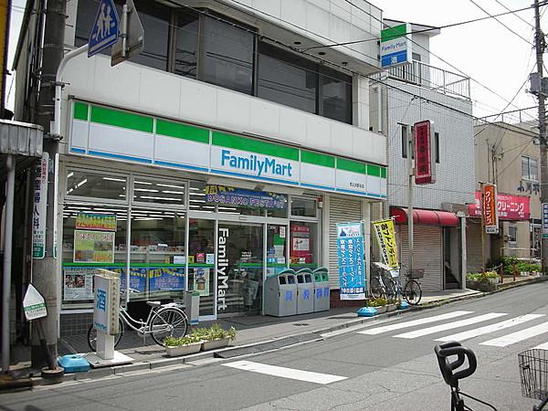 【周辺】ファミリーマート 馬込沢駅店（642m）