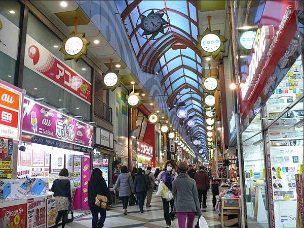 【周辺】繁華街になっている、中野駅も徒歩圏。サンモール商店街