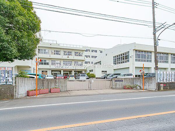 【周辺】富士見市立勝瀬中学校　約2200ｍ（徒歩28分）