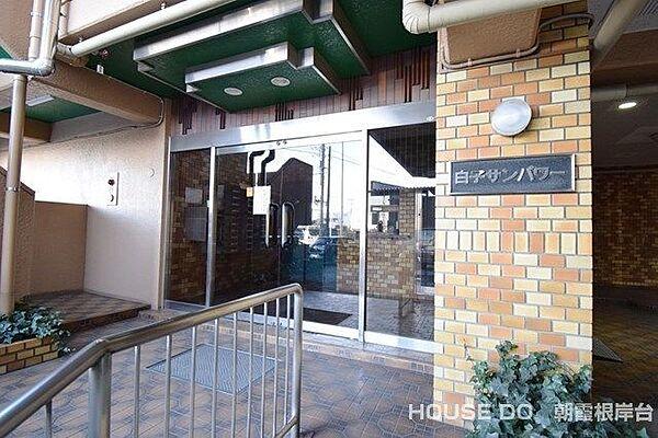 【エントランス】西高島平駅は始発駅ですので、通勤や通学時、お買い物も便利です