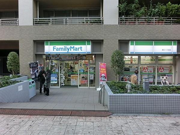 【周辺】ファミリーマート溝口一丁目店 143m
