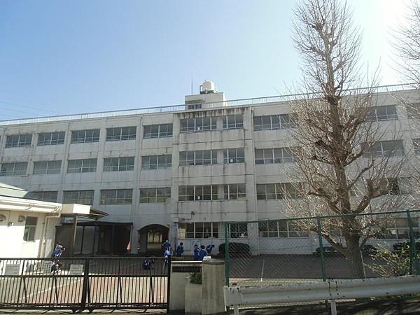 【周辺】横浜市立南希望が丘中学校　620ｍ