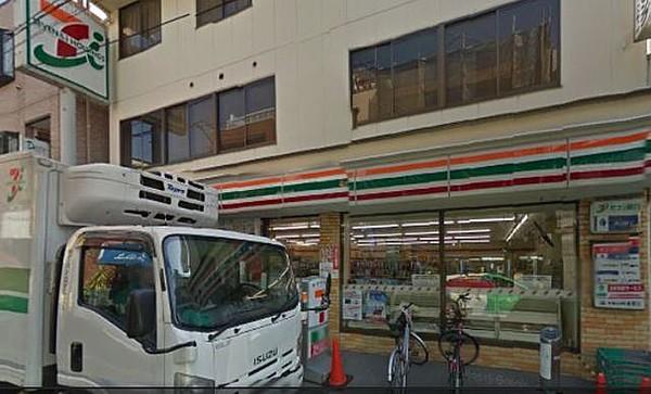 【周辺】セブンイレブン川崎新城店 457m