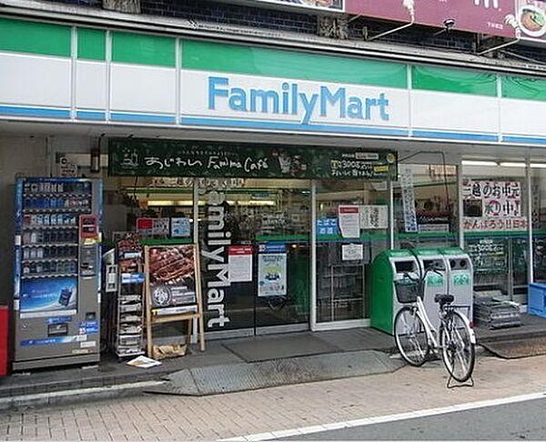 【周辺】ファミリーマート 高円寺駅東店（107m）