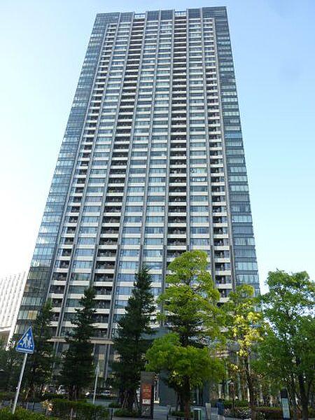 【外観】44階建タワーマンション、総戸数850戸