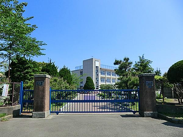 【周辺】平塚市立港小学校　徒歩8分（約600m）