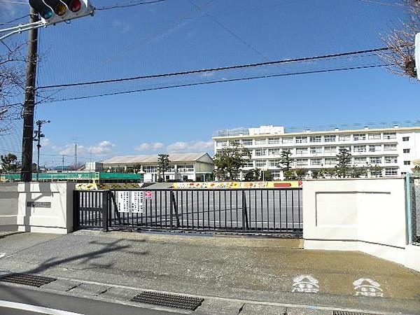【周辺】富士見小学校　徒歩9分（約700m）