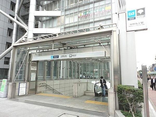 【周辺】★中野坂上駅★ 388m