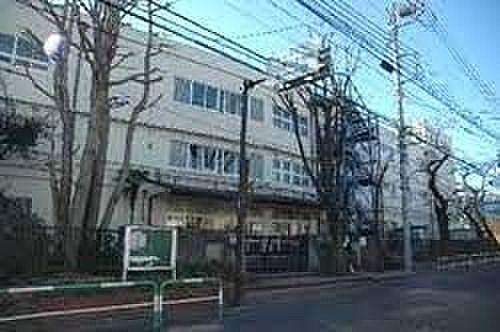【周辺】新宿区立牛込第三中学校 徒歩17分。 1320m