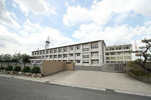 【周辺】日進西中学校（1061m）
