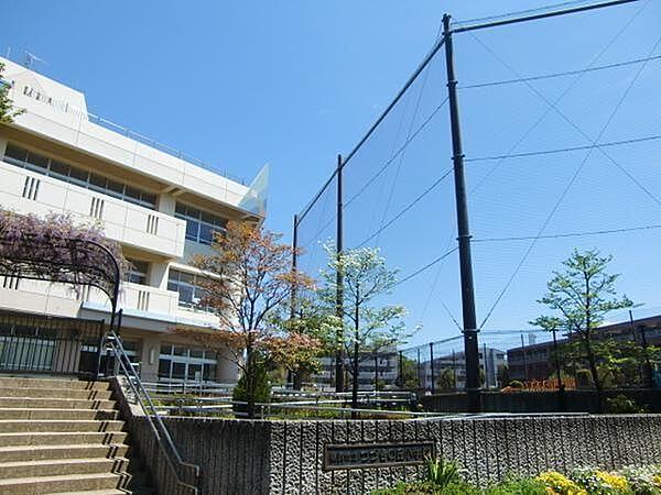 【周辺】横浜市立つづきの丘小学校 690m