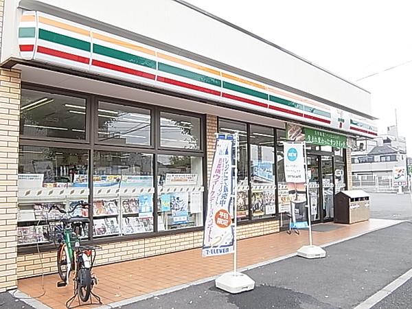 【周辺】セブンイレブン 足立西綾瀬3丁目店（387m）