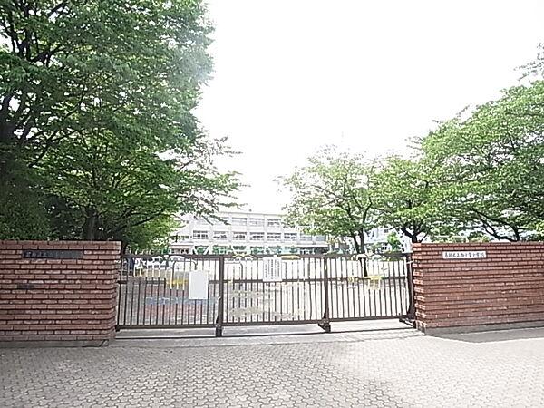 【周辺】葛飾区立西小菅小学校（1037m）