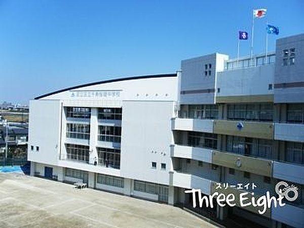 【周辺】足立区立千寿桜堤中学校 徒歩6分。 480m