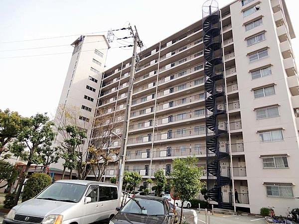 【外観】阪神杭瀬駅徒歩9分。駅徒歩圏、南向のマンションです。